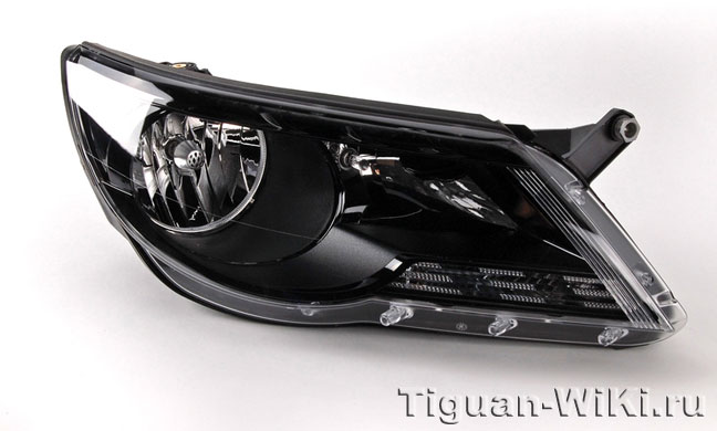 Черные фары Hella для Volkswagen Tiguan